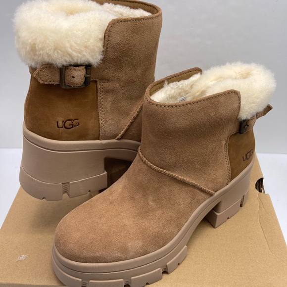 UGG WMNS 
W BROOKLYN BUCKLE PLATFORM HIGH HEELS BOOTS CHESTNUT Tan Shearling - Picture 16 of 16